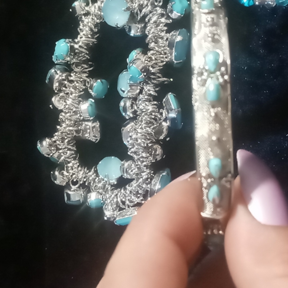 2 Turquoise like stone necklaces stainless,3 Bracelets, 1 pair of earrings. - Picture 5 of 12
